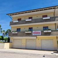 CASA SINGOLA PLURIFAMILIARE CON GIARDINO