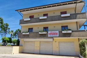 CASA SINGOLA PLURIFAMILIARE CON GIARDINO