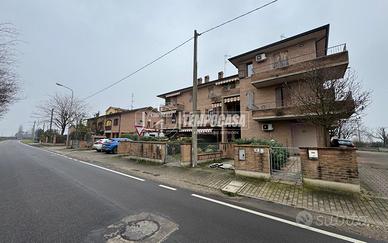 Trilocale al primo piano con vista campagna