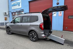 Renault Kangoo con pianale ribassato