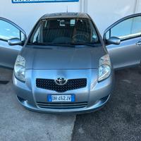 Toyota Yaris 1.0 5 porte