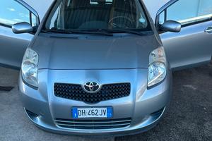 Toyota Yaris 1.0 5 porte