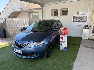 LANCIA - Ypsilon 1.0 firefly hybrid Silver s&s
