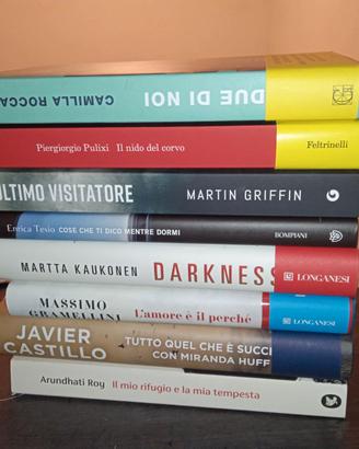 libri nuovi metà prezzo, 10 euro l'uno