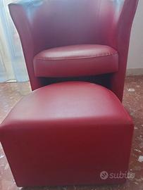 Due poltroncine ecopelle con poggiapiedi estraibil