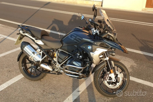 BMW 1250 TRIPLE BLACK Km5.300 anno 2021