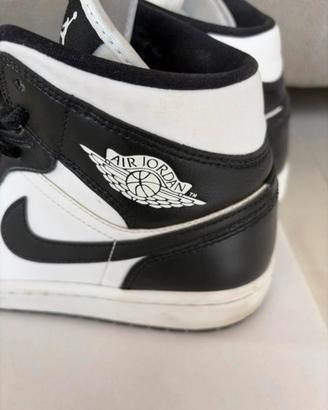 Air  Jordan 1 retro mid  n.39