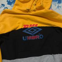 Felpa vetements x umbro x dhl