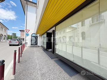 Locale commerciale a Caneva