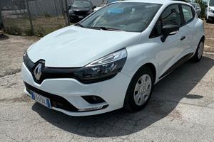 Renault clio van