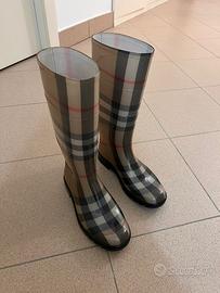 Stivali burberry gomma originali