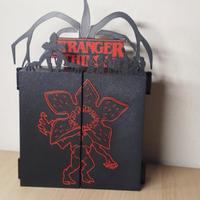 espositore stranger things 