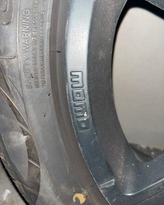 4 gomme con cerchi lega
