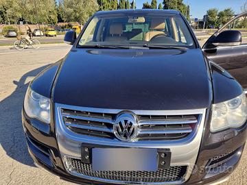 macchina volkswagen tuareg 