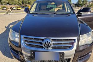 macchina volkswagen tuareg 