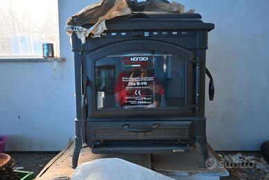 Stufa a Legna Isotta 16 con Cerchi 11,9 kW