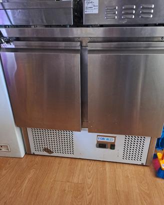 frigo bar con piano in acciaio
