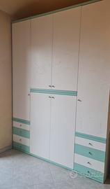 Armadio, cassettiera, letto e materasso, 2 mensole