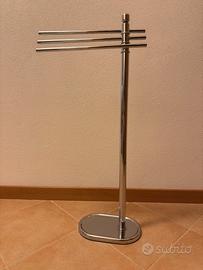 Piantana porta-asciugamani in metallo cromato