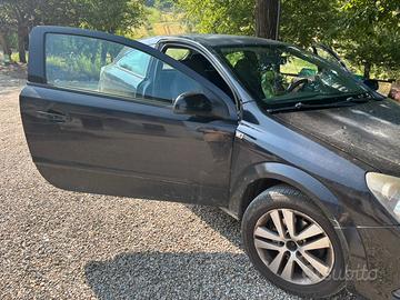 Auto opel astra