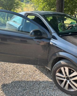 Auto opel astra
