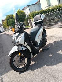 SH 150 sport completo di tutto