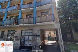 Ampio posto auto coperto auto