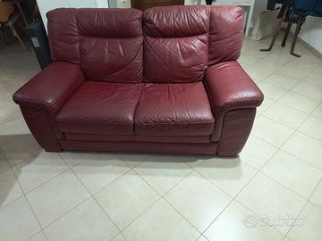2 Divani in pelle bordeaux 