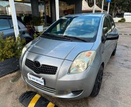 Toyota Yaris 1.0 5 porte