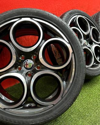 Cerchi Alfa Romeo Giulietta Gomme Nuove 225 40 18