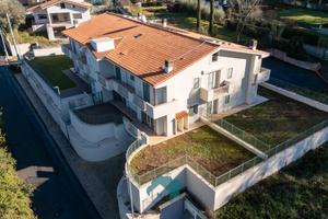 Appartamento trilocale con posto auto e box