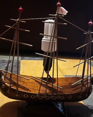 Scultura legno nave lampada