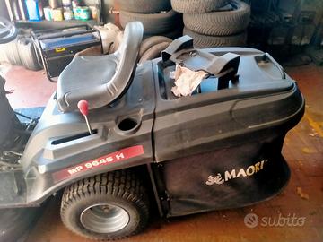 trattorino rasaerba professionale 