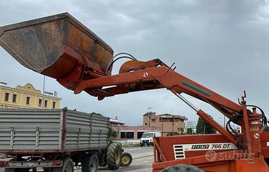 caricatore per Fiat con benna e flange
