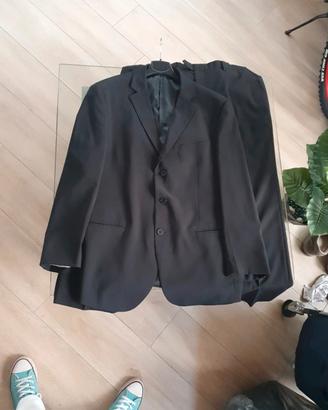 Abito completo di giacca e pantalone 