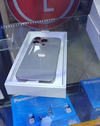 iPhone 15 Pro 256GB Titanio - Garanzia 1 anno