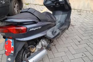 Majesty Yamaha 250 cc