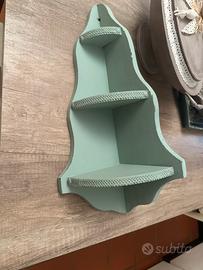 Angoliera in legno Shabby