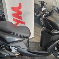 Sym Joyride 300 tuo a € 4.590,00 parabrezza GIVI e