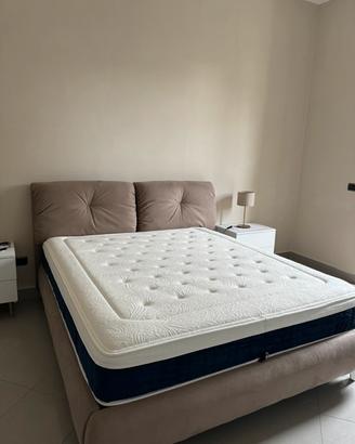 Letto matrimoniale con cassettone