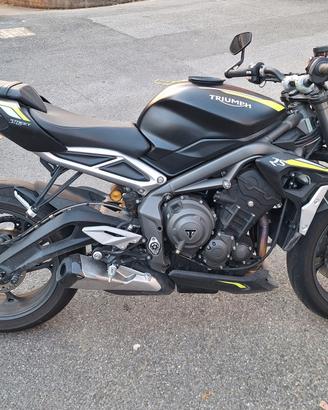 TRIUMPH STREET TRIPLE  765 RS 2022