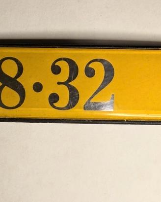 Targhetta anteriore griglia lancia thema ferrari