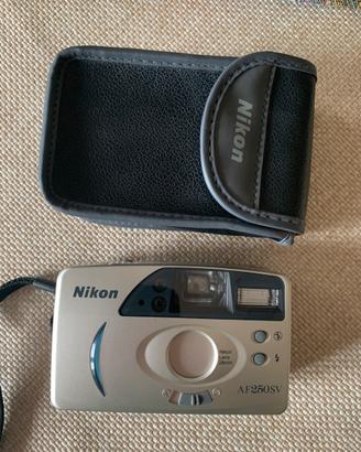 Nikon macchina fotografica AF250SV funzionante