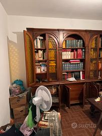 Libreria perfetta e se interessati anche libri