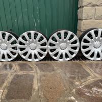 Cerchi Ford 15  4 fori ferro con borchie e sensori