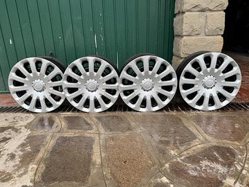 Cerchi Ford 15  4 fori ferro con borchie e sensori