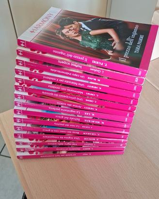 Harmony Collezione set di 15 Romanzi d'Amore