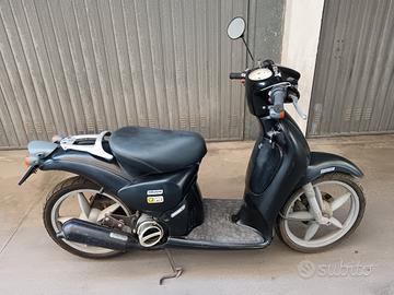 scarabeo 50 nero