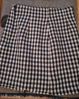 Gonna a quadri bianchi e neri – stile classico