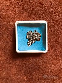 Ciondolo a forma di grappolo d’uva